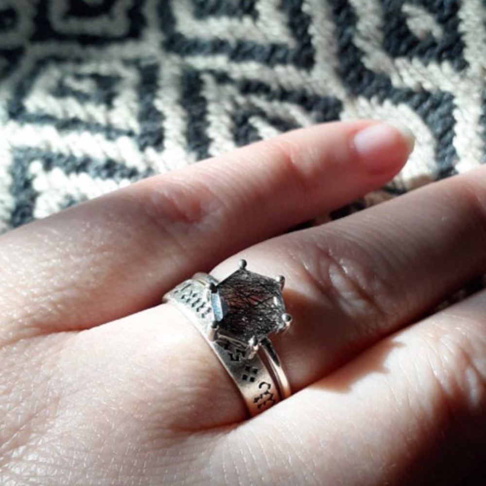 Tourmalinated Quartz Ring - Picture 7 of 7